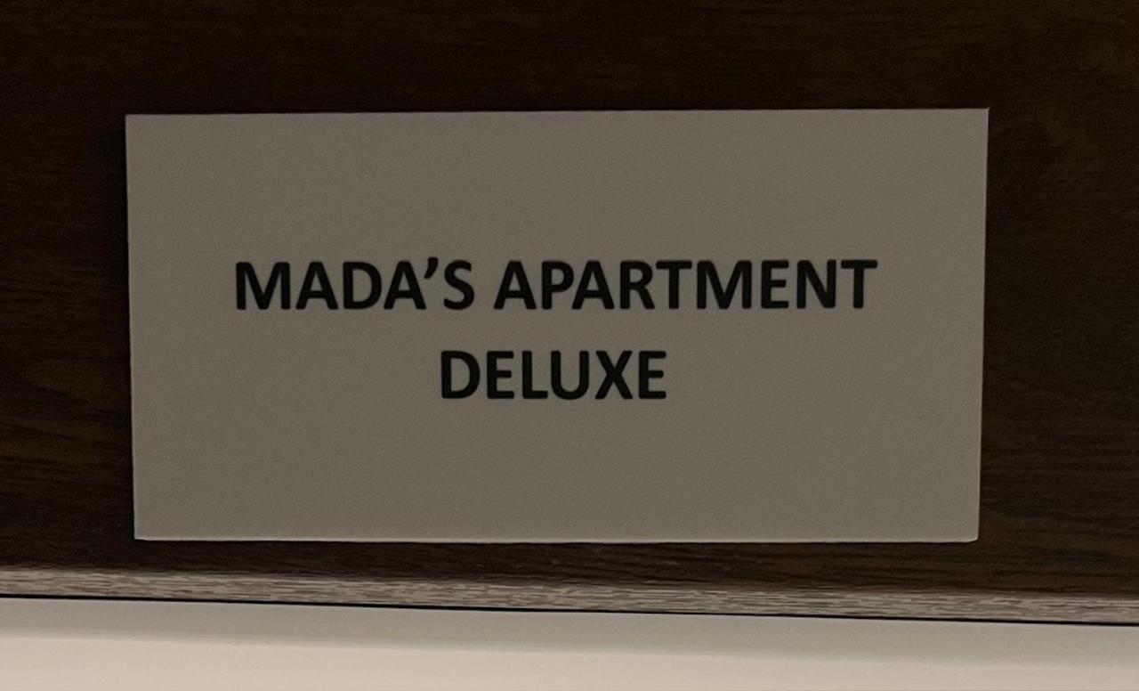 Mada'S Apartment Deluxe Bari Buitenkant foto